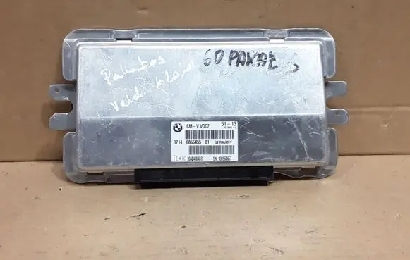 BMW 5 F10 F11 Air suspension control unit module (rear) 6866455