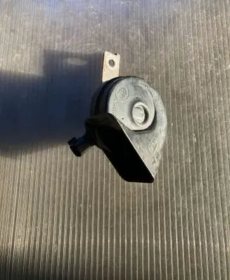 Nissan Qashqai Horn signal 0055306 A046522