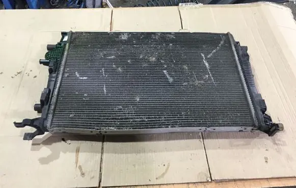 Renault Scenic III - Grand scenic III Coolant radiator 214100017R