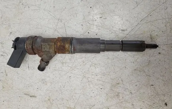 BMW 5 E60 E61 Fuel injector 7794652