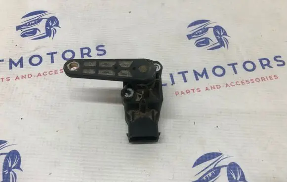 Mercedes-Benz S W220 Headlight/headlamp level sensor A0105427717