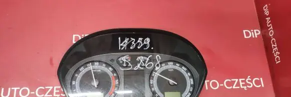 Skoda Fabia Mk1 (6Y) Speedometer (instrument cluster) 64090882E
