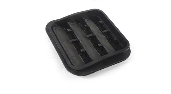 SsangYong Tivoli Quarter panel pressure vent 