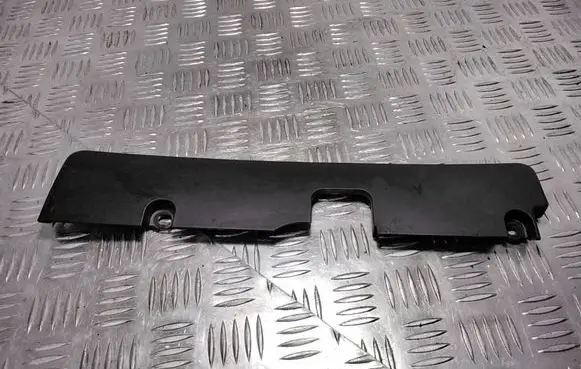 Volvo V70 Engine cover (trim) 8658235