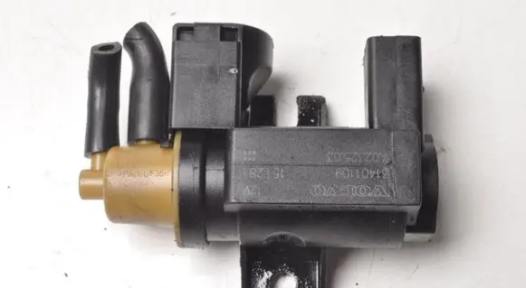 Volvo V40 Valve vacuum 31401109