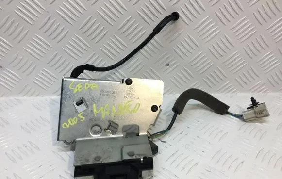 Ford Mondeo Mk III Tailgate/trunk/boot lock/catch/latch 2S71-F43102-AC