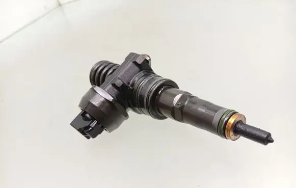 Fuel injector