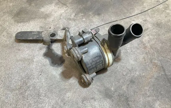 Volkswagen PASSAT B7 Electric auxiliary coolant/water pump 5N0965561A 12402100302
