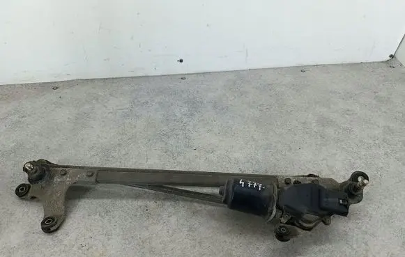 Honda CR-V Front wiper linkage 