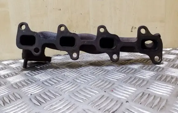 Toyota Corolla Verso E121 Exhaust manifold