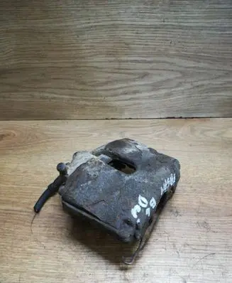 Volkswagen PASSAT B6 Front brake caliper