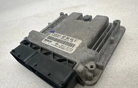 Audi A3 S3 8P Engine control unit/module 06F906056BT 1039S03448 0261S02029