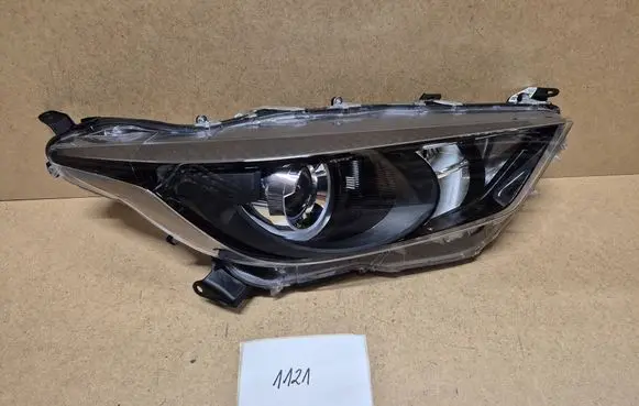 Toyota Yaris XP210 Headlight/headlamp K06