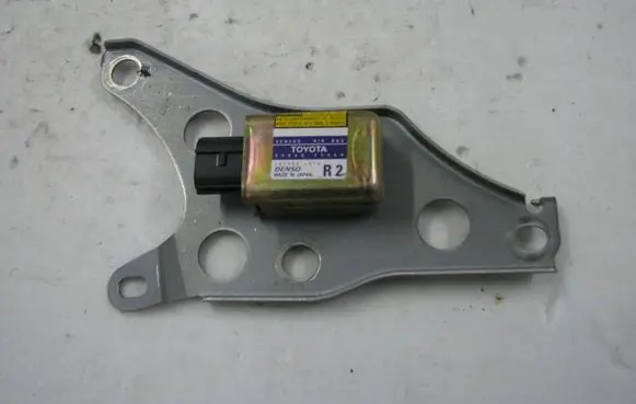Lexus RX 300 Airbag deployment crash/impact sensor 8986033060