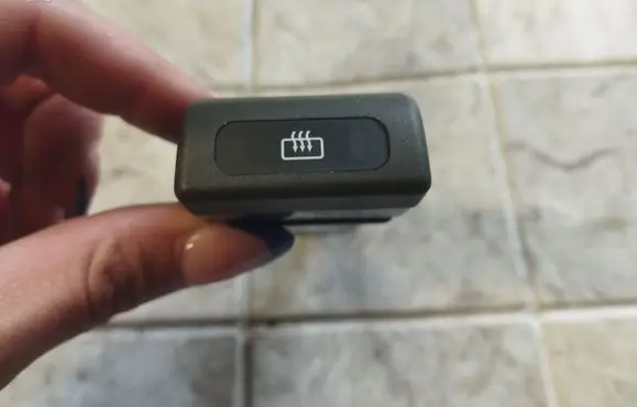 Subaru Forester SF Windscreen/window heater switch 9708N