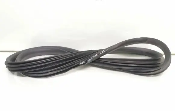 Volvo V60 Rubber seal front door (on door) 8939
