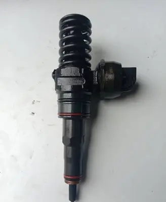 Volkswagen PASSAT B6 Fuel injector 038130073AL