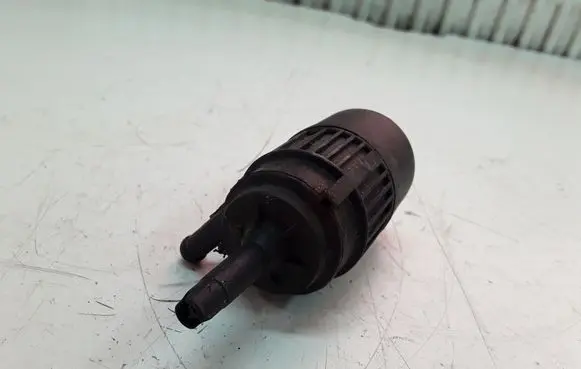 Mercedes-Benz Vito Viano W638 Windscreen/windshield washer pump