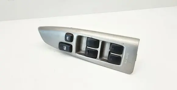 Toyota Corolla Verso E121 Electric window control switch 8404013080