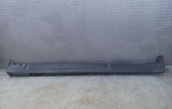Land Rover Defender Sill L8B210155AC LR131563