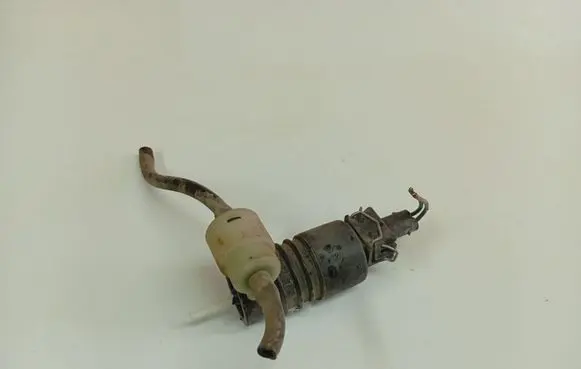 Volkswagen Caddy Windscreen/windshield washer pump