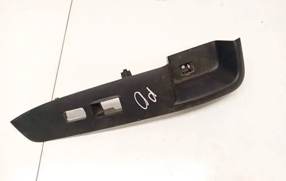 Mitsubishi Outlander Front door window switch trim 3H45X SPC02052