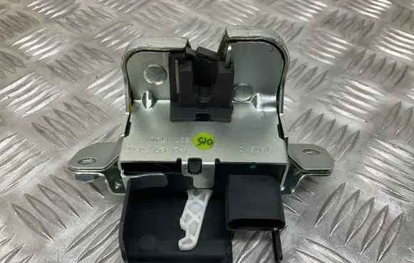 Volkswagen Touareg II Tailgate/trunk/boot lock/catch/latch 7P0827505E