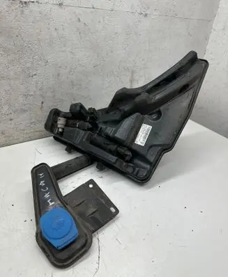 Porsche Macan (95B) Windshield washer fluid reservoir/tank T95B080 95B955452A