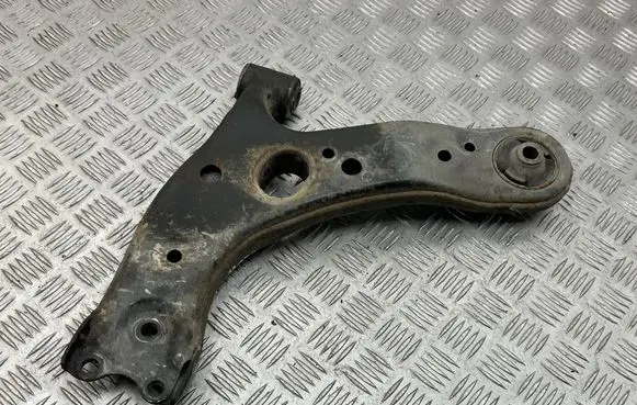 Toyota Verso Front lower control arm/wishbone 