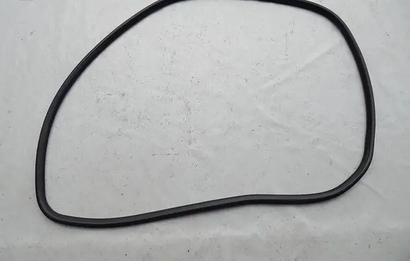 Opel Mokka X Front door rubber seal 