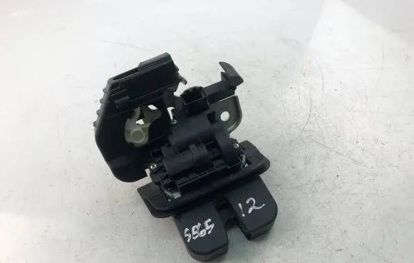 Audi A4 S4 B8 8K Tailgate/trunk/boot lock/catch/latch 8P4827520B