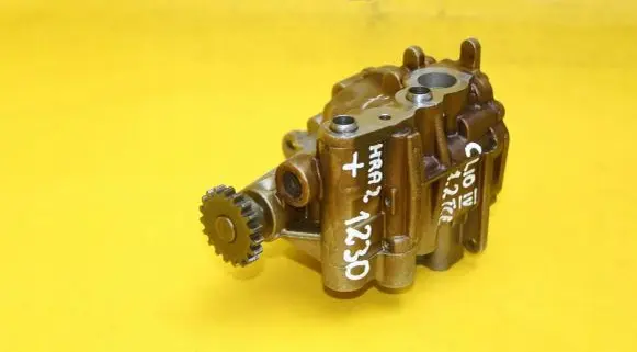 Renault Clio IV Oil pump 150002257R