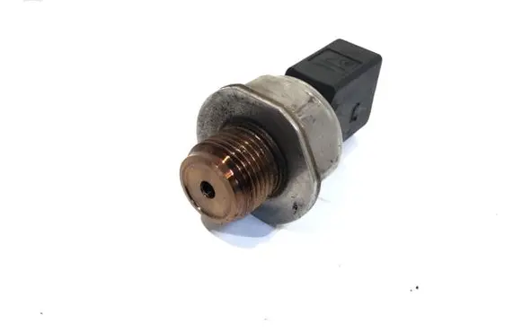 Skoda Octavia Mk3 (5E) Fuel pressure sensor 04L906054