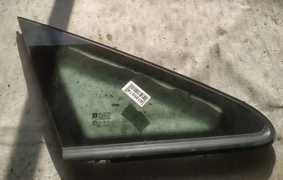 Opel Zafira B Front triangle window/glass as2