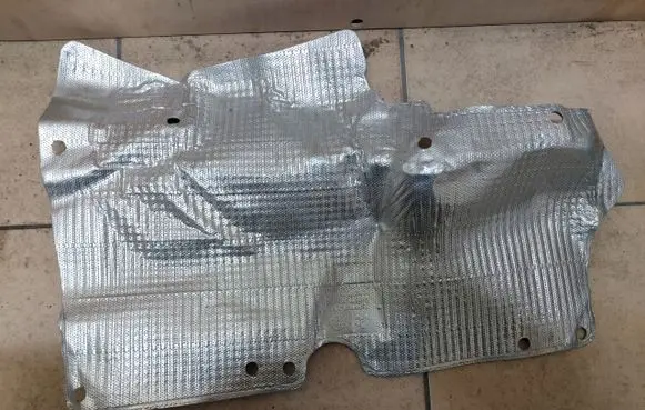 Audi Q7 4M Exhaust heat shield 4M0825691F