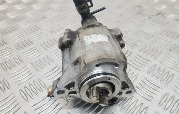 Toyota Avensis T220 Vacuum pump