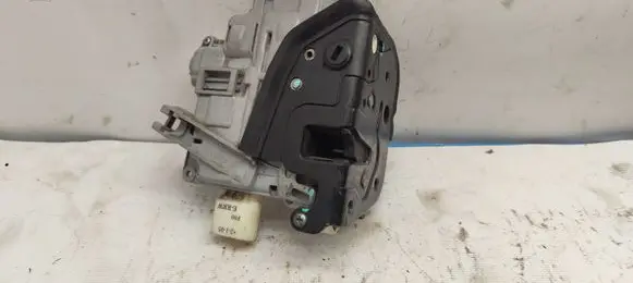 Audi A6 S6 C6 4F Rear door lock 4F0839016