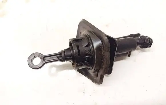 Ford Mondeo MK IV Clutch master cylinder 6g917a543bb
