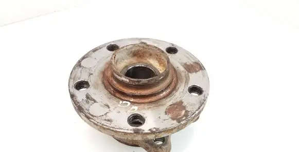 Volkswagen Touran I Front wheel hub