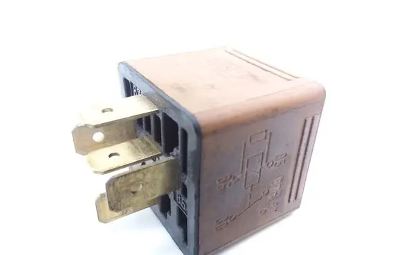 Opel Vectra B Hazard warning light relay 90491314 0332209136