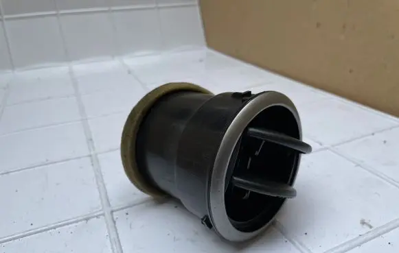 Mazda 3 I Dash center air vent grill BP4KGM732