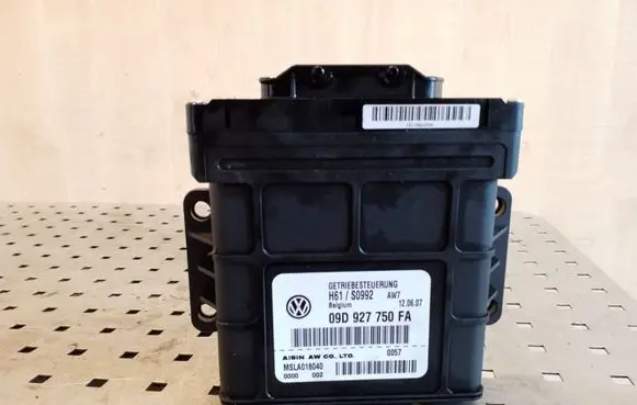 Volkswagen Touareg I Gearbox control unit/module 09D927750FA