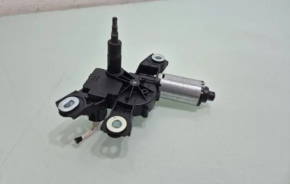Volkswagen Tiguan Rear window wiper motor 5N0955711A