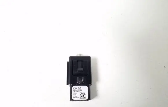 Skoda Octavia Mk3 (5E) AUX in-socket connector 5Q0035724