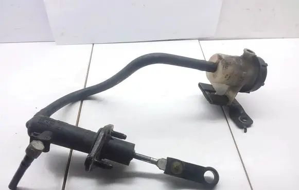 Chrysler PT Cruiser Clutch master cylinder DB07HF612A D20791
