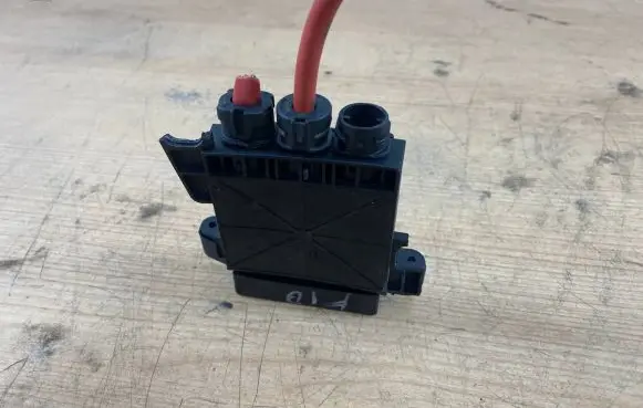 BMW 5 F10 F11 Current control relay 9153418