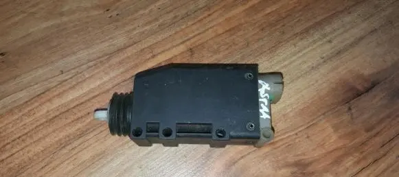 Opel Astra F Central locking motor 90449074 1101215