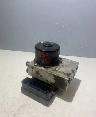 Volvo V70 ABS Pump 30793445 00401396E0 10092504153