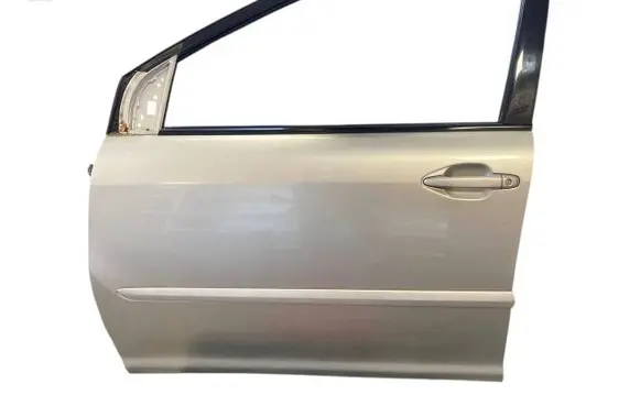 Lexus RX 300 Front door 8215248220