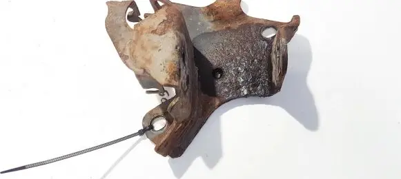Renault Megane II Bracket in trunk/boot 